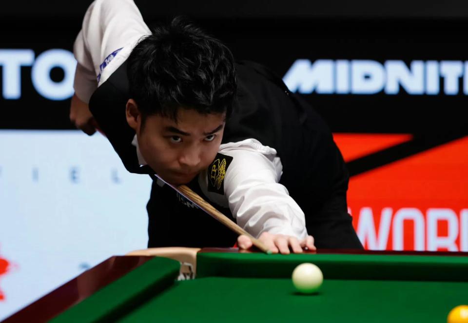 会背景下的 会背景下的